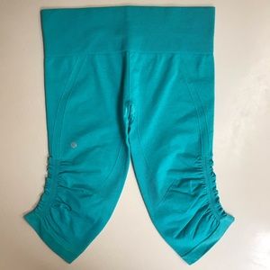 Lululemon In the flow crop size 10